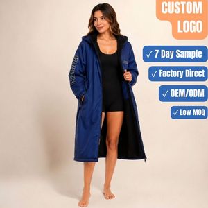 Chaqueta Larga Impermeable con Forro Sherpa y Logotipo Personalizado, Chaqueta de Calentamiento para Equipos, con Capucha y Cierre Completo, Venta al Por Mayor OEM - Product Image 1