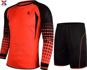 Uniformes de Fútbol y Baloncesto Personalizados de Calidad de Exportación para Adultos Unisex - Camisetas y Pantalones Cortos con Estampado Térmico de Secado Rápido - Product Image 2