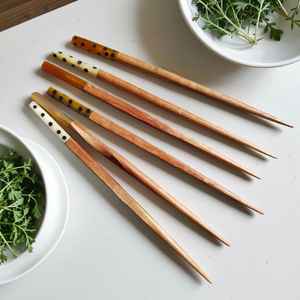 Palillos Artesanales de Hueso y Madera de Mango, Vajilla Moderna Hecha a Mano a Precio de Mayoreo - Product Image 1