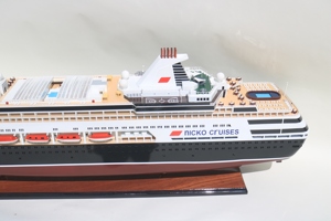 Maquette de bateau de croisière en bois sculpté à la main de haute qualité, pièce d'art de collection autoportante Gia Nhien Co. LTD SB5913P - Product Image 5