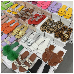 Pantoufles pour femmes de luxe, assortiment de marques variées, styles divers, livraison aléatoire, pantoufles et claquettes de styles mixtes expédiés aléatoirement - Product Image 2