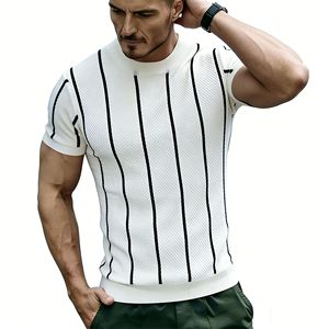 T-shirt en tricot vert à col rond et manches courtes pour homme, à rayures verticales blanches, coupe ajustée, décontracté - Product Image 4