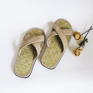 Sandalias de Mujer Ligeras Tejidas a Mano con Suela de Goma Flexible, de Hierba Marina Natural, para Interiores y Exteriores, Verano, Hogar y Playa - Product Image 3