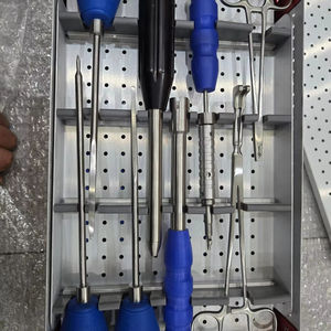 Juego Completo de Instrumentos Quirúrgicos de Acero Inoxidable para Corrección de Escoliosis y Deformidad Espinal, Duradero, CE, OEM, Privado - Product Image 1