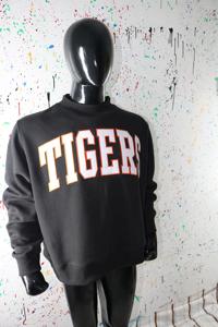 Sudadera TIGERS BLACK con Cuello Alto, 100% BLANCA, Apliques Bordados, Cuello Ancho, Hilos Finos - Product Image 5