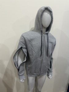 Sweat-shirt à capuche pour dialyse avec fermeture éclair aux bras, veste adaptative en coton chaud pour l'hiver, idéal pour les traitements d'hémodialyse, d'infusion et de chimiothérapie - Product Image 4