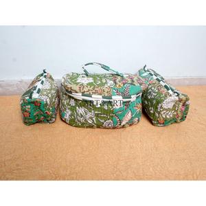 Ensemble de 3 étuis modernes en tissu de coton écologique à imprimé floral pour maquilleuses, fermeture éclair, légers et élégants - Product Image 1