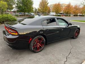 Charger Rally 2016 Usado en Buen Estado, Color Rojo con Rines Negros, Diésel/Gasolina - Product Image 3
