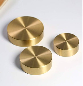 Presse-papiers ronds en laiton plaqué or, accessoires de bureau antidérapants, design minimaliste, décoration de bureau, 4 pièces - Product Image 1