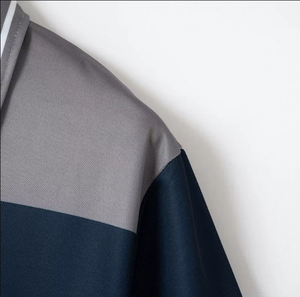 เสื้อโปโลแขนสั้นผู้ชาย สีน้ำเงินเข้ม-เทา ลายทาง ตัดสี ทรงปกติ สไตล์ลำลอง ผ้าทอ ขายส่งสำหรับผู้ชาย - Product Image 3