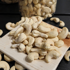 Noix de cajou brutes de qualité WW240, naturelles et séchées, adaptées à l'exportation mondiale - Product Image 3
