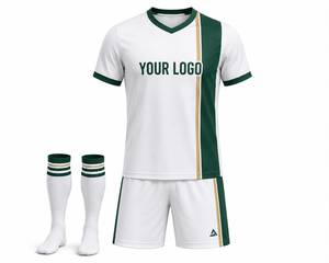 Tenue de football personnalisée pour club – Motifs d'équipe audacieux, détails de maillot personnalisés, short léger et respirant 100 % polyester pour - Product Image 1