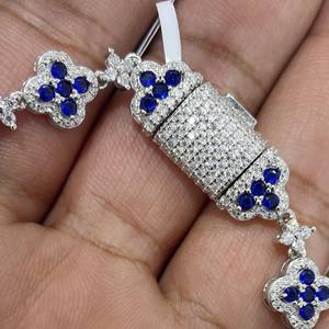 Bracelet délicat en argent plaqué or avec pierres précieuses Moissanite, motif trèfle bleu, cadeau tendance pour elle - Product Image 4