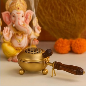 Brûleur d'encens purifiant en laiton pour la maison, modèle Dhoop Dani, pour encens Loban, petit format - Product Image 3
