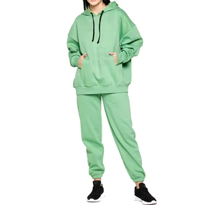 Conjunto Deportivo de Dos Piezas para Mujer, Chándal de Alta Calidad, Nuevo, Cómodo y de Longitud Completa - Product Image 1
