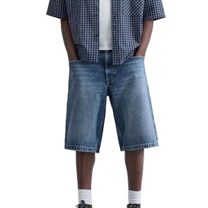 Shorts de Mezclilla Lavada de Corte Holgado para Hombre - Product Image 1