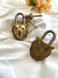 Cadenas en laiton antique motif lion avec deux clés, style vintage traditionnel fait main, décoratif pour porte de maison, armoire, sécurité, idéal pour un cadeau - Product Image 2