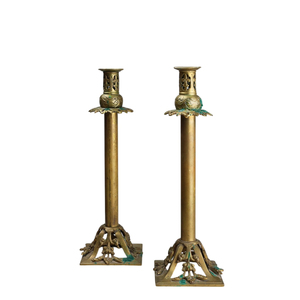 Chandelier en métal antique au design vintage élégant, support de bougie gothique en métal pour table de mariage de luxe et décoration intérieure - Product Image 1