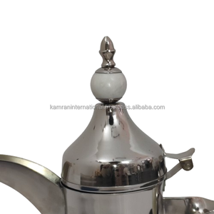 Théière à café arabe traditionnelle KAMRAN, finition miroir argentée, 1L, écologique, poignée perlée en marbre blanc, à charnière - Product Image 2