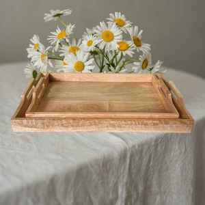 Plateau de service coulissant en bois décoratif, fait main, élégant, qualité supérieure, pour cuisine et salle à manger, idéal pour le Ramadan en Inde - Product Image 1