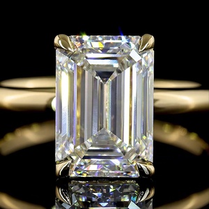 Bague de fiançailles personnalisée en moissanite émeraude certifiée IGI 3 carats, taille étagée, en or jaune 14K, solitaire, pour mariée - Fabricant - Product Image 3