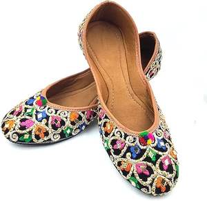 Zapatos Khussa de Boda para Mujer, Khussa Bordados a Mano, Planos para Interiores, Ligeros, de Colores Mixtos, Diseños Personalizados - Product Image 1