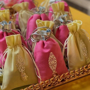 Pochette de rangement pour bijoux, élégante, faite à la main, en tissu, avec cordon de serrage, écologique, sac cadeau Potli avec de magnifiques broderies - Product Image 4