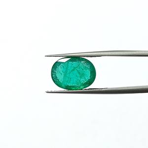 พลอยมรกตสีเขียวรูปไข่ 5.11 กะรัต จากแซมเบีย แบบเม็ดเดี่ยว EOIWK-235 - Product Image 2