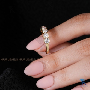 แหวนแต่งงานครบรอบแบบมินิมอลลิสต์ ทองคำขาวประดับเพชรแล็บโกรว์ทรงบริลเลียนท์คัท ครึ่งวง แบบขายส่งและสั่งทำได้ - Product Image 4