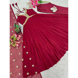 Robe de soirée de créateur lourde Dupatta Robe de soirée avec culotte - Product Image 5