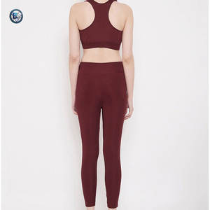 Tenue de sport au design moderne, leggings extensibles et soutien-gorge de sport pour un style de vie actif - Product Image 3