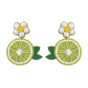 Pendientes colgantes de moda hechos a mano con cuentas de semillas de rebanada de fruta naranja colorido para unisex - Product Image 6