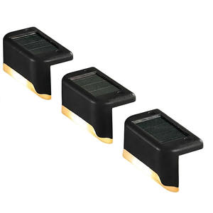 ชุดไฟรั้วสวน LED พลังงานแสงอาทิตย์ 3 ดวง มาตรฐาน IP65 พร้อมแบตเตอรี่สำรอง ขนาดเล็ก - Product Image 1