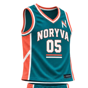 Ensemble d'uniformes de basketball personnalisés pour hommes, bleu ciel et blanc, maillot sans manches à col en V et short avec empiècements latéraux, nom et numéro de l'équipe, kits en gros - Product Image 4