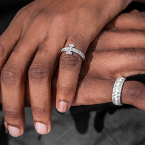 Anillo de Eternidad de Oro Blanco con Diamantes, Engaste Pavé, Corte Baguette, Anillo de Boda Unisex de Lujo, Chapado en Rodio - Product Image 4