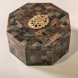 กล่องใส่เครื่องประดับเรซิ่นฝังกระดูกสีน้ำเงินขาวลายสามเหลี่ยม งานแฮนด์เมด TIME 2 DECOR ปรับแต่งสี/รูปทรง/ดีไซน์ได้ คุณภาพสูง - Product Image 6