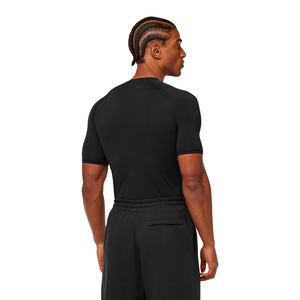 เสื้อยืดบาสเลเยอร์แบบรัดรูปสีดำสำหรับชุดกีฬาผู้ชาย ชุดออกกำลังกาย และชุดเล่นกีฬาทั่วไป พร้อมความยืดหยุ่นและการระบายความชื้น - Product Image 3