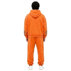 Ensemble de survêtement 2 pièces ample et oversize pour homme, avec sweat à capuche et pantalon de jogging, appliqué écusson étoile et croix, en polaire, personnalisable, OEM, fabricant grossiste - Product Image 3