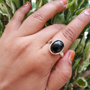 แหวนแบล็คออนิกซ์ เงินแท้ 925 แหวนพลอยทำมือ ขายส่ง เครื่องประดับสำหรับทุกเพศ - Product Image 1