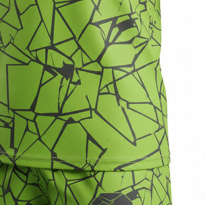 Uniforme de Fútbol Personalizado OEM por Sublimación, 100% Poliéster, Talla Grande, Diseño Geométrico, Conjunto de Camiseta y Pantalones Cortos Transpirables, Ropa Deportiva Unisex para Equipos - Product Image 4