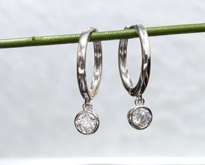 Pendientes colgantes de oro blanco macizo de 18 quilates, elegantes pendientes colgantes de diamantes cultivados en laboratorio de corte redondo de 0,60 quilates, regalo de boda para mujer - Product Image 4