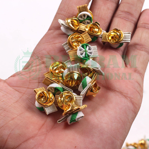 Badge broche miniature artisanal en ruban, attache épingle de sûreté, décoration personnalisée pour uniforme formel, tissu recyclé - Product Image 5