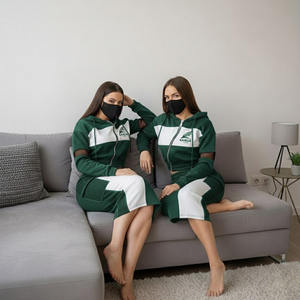 Conjunto de faldas personalizadas OEM a la moda para mujer, top corto con capucha y estampado de logotipo informal, conjunto de faldas con capucha para invierno - Product Image 5