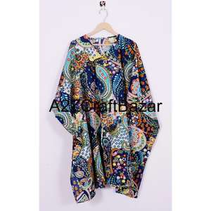 Kaftán Corto Hecho a Mano en India con Estampado Floral, Ecológico, Lavable, Ropa de Dormir Natural, Kimono, Vestido, Cubrebaño Corto para la Playa - Product Image 6