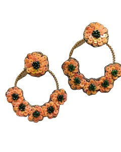 Boucles d'oreilles et accessoires de sac brodés à la main avec des perles de graines de couleur verte et rouge, design d'arbre, en provenance d'Inde - Product Image 3