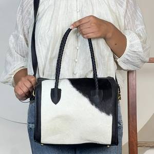 Bolso de Hombro de Cuero Genuino de Vaca, Estilo Speedy Mediano, con Asa Trenzada, de Lujo, para Viajes de Fin de Semana, Unisex - Product Image 2