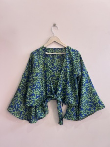 Blusa de seda al por mayor para mujer, top retro de playa con lazo frontal, top cruzado de seda - Product Image 2