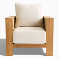 Moderner Outdoor-Sessel mit Beigem Kissen Massives Teakholz Minimalistisches Design Wetterbeständige Gartenmöbel