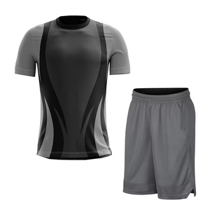 Meilleur design, couleur et taille personnalisées, uniforme de football respirant à manches courtes, fabriqué directement en usine, uniforme de football léger - Product Image 1