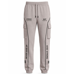 Ensemble de survêtement pour homme avec impression DTF personnalisée et bandes réfléchissantes, comprenant un sweat à capuche zippé et un pantalon de survêtement - Product Image 5
